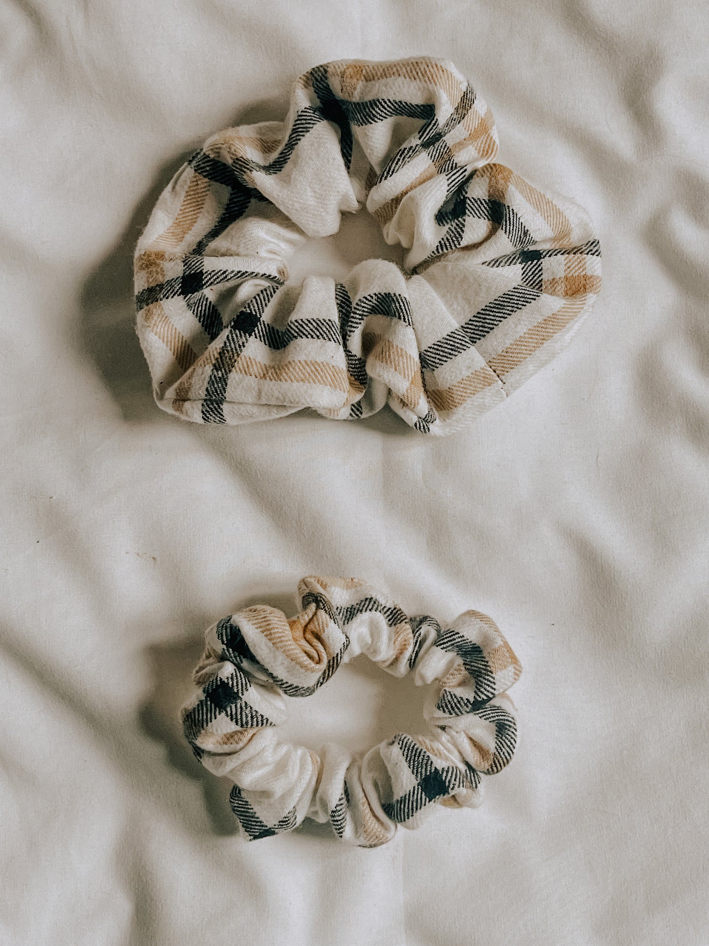 Cotton Scrunchie | Cream and Black Plaid