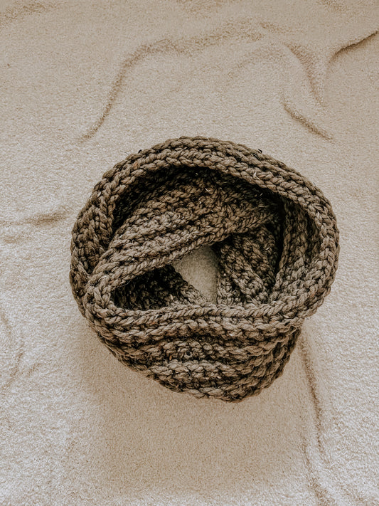Chunky Infinity Scarf | Barley